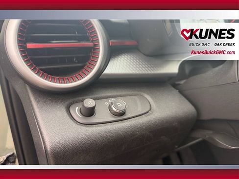 Used 2024 Chevrolet Trax RS w/ Driver Confidence Package FWD image 19