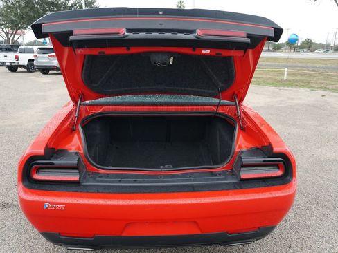 Used 2020 Dodge Challenger SXT w/ Blacktop Package image 9