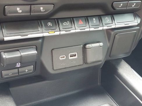 Certified 2020 Chevrolet Silverado 1500 RST w/ True North Edition AWD/4WD image 29
