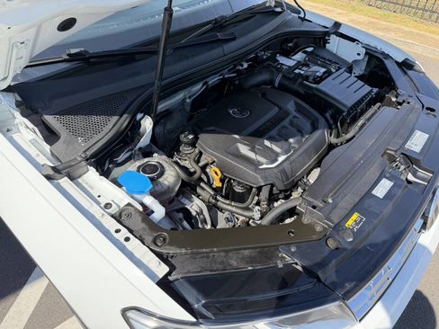 Used 2018 Volkswagen Tiguan SEL FWD image 39
