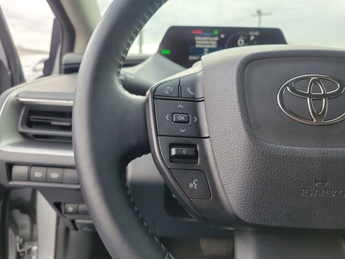 Used 2025 Toyota Prius LE image 22