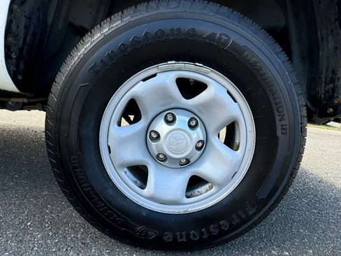 Used 2022 Toyota Tacoma SR RWD image 17