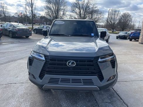 Used 2025 Lexus GX 550 image 9