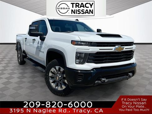 Used 2024 Chevrolet Silverado 2500 Custom w/ Custom Value Package AWD/4WD image 1