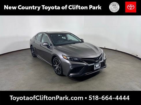 Used 2024 Toyota Camry SE w/ Cold Weather Package AWD/4WD image 1