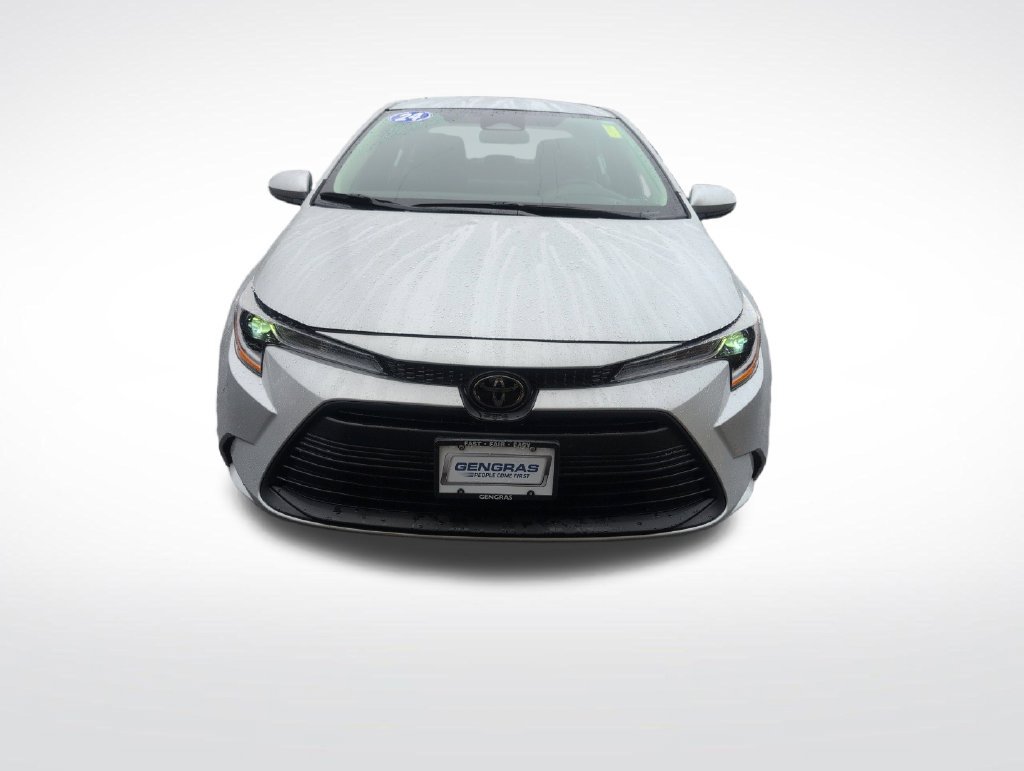 Used 2024 Toyota Corolla LE FWD image 2