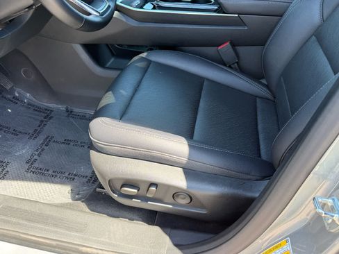 Used 2025 Chevrolet Equinox LT w/ Convenience Package II FWD image 14