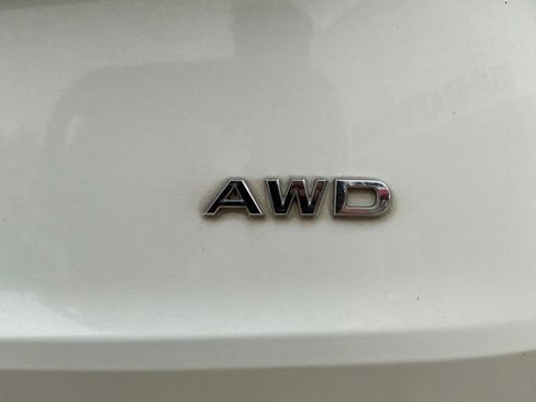Used 2023 Nissan Rogue S AWD/4WD image 10