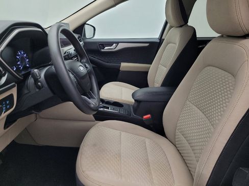 Used 2020 Ford Escape SE image 17