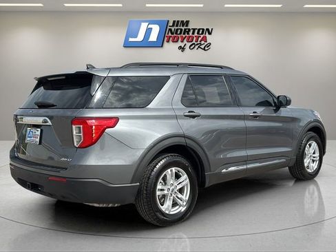 Used 2022 Ford Explorer XLT w/ Class IV Trailer Tow Package AWD/4WD image 5