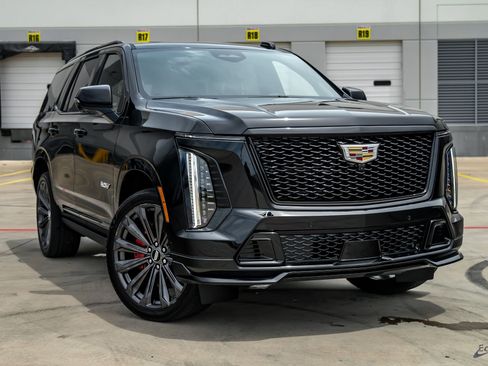 Used 2025 Cadillac Escalade V AWD/4WD image 25