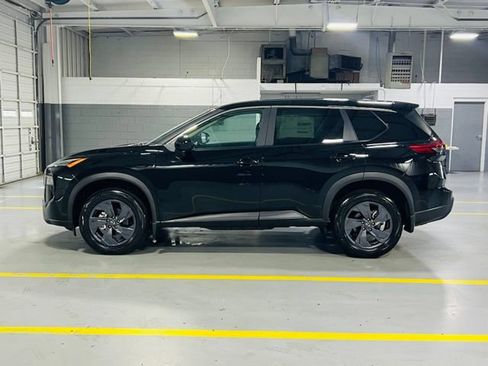 New 2026 Nissan Rogue SV FWD image 12