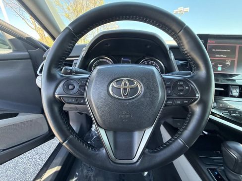 Used 2022 Toyota Camry SE w/ Cold Weather Package image 11