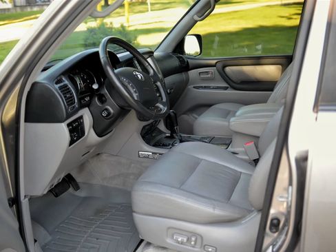 Used 2007 Toyota Land Cruiser AWD/4WD image 56