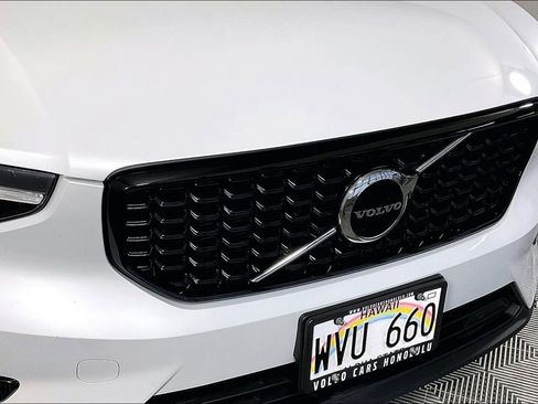 Used 2023 Volvo XC40 B5 Plus w/ Protection Package Premier AWD/4WD image 30