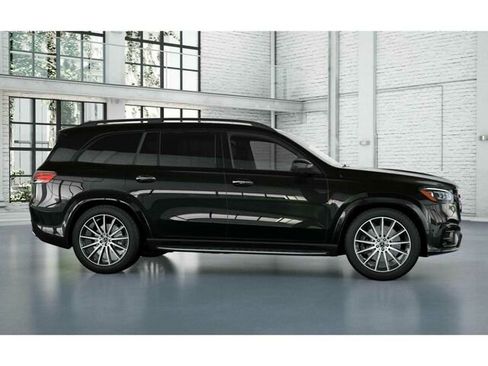 New 2026 Mercedes-Benz GLS 580 4MATIC image 16