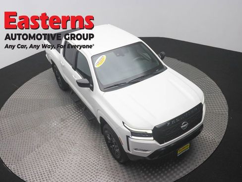 Used 2023 Nissan Frontier SV w/ Midnight Edition Package AWD/4WD image 3