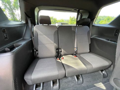 Used 2023 Chevrolet Traverse LT AWD/4WD image 16