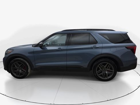 Used 2025 Ford Explorer ST RWD image 7