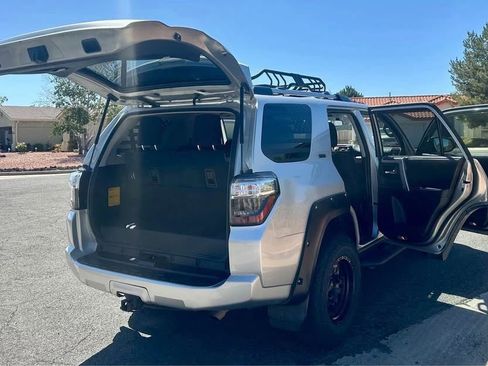 Used 2019 Toyota 4Runner SR5 AWD/4WD image 7