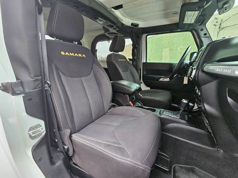 Used 2014 Jeep Wrangler Sahara w/ Dual Top Group image 21