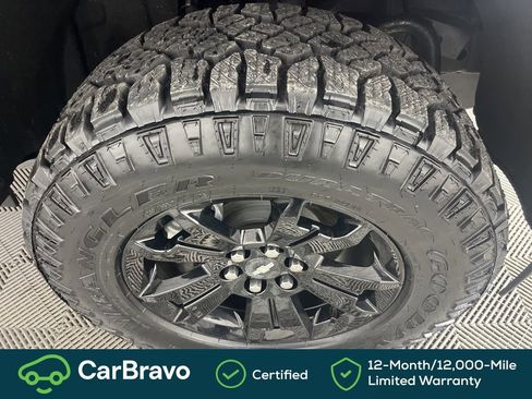 Certified 2022 Chevrolet Colorado Z71 w/ Z71 Midnight Edition AWD/4WD image 12