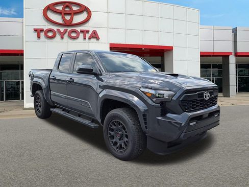 Used 2025 Toyota Tacoma TRD Sport RWD image 1
