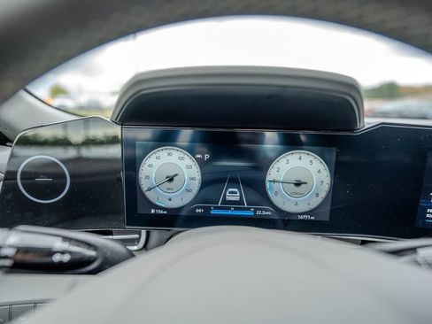 Certified 2023 Hyundai Elantra SEL w/ Convenience Package image 18