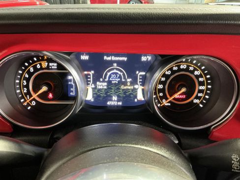 Used 2020 Jeep Wrangler Unlimited Sahara AWD/4WD image 18