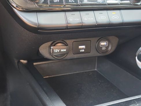 Used 2023 Hyundai Elantra SEL FWD image 30