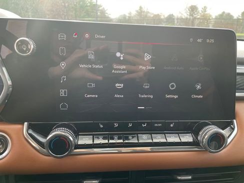 Used 2024 GMC Canyon AT4 w/ Technology Package image 31