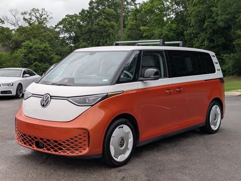 Used 2025 Volkswagen ID. Buzz 1st Edition AWD/4WD image 5