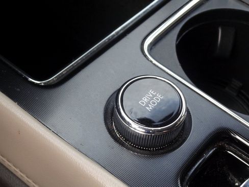 Used 2021 Lincoln Corsair FWD image 11