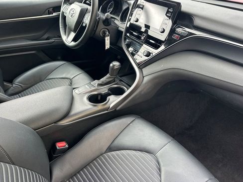 Used 2024 Toyota Camry SE FWD image 15