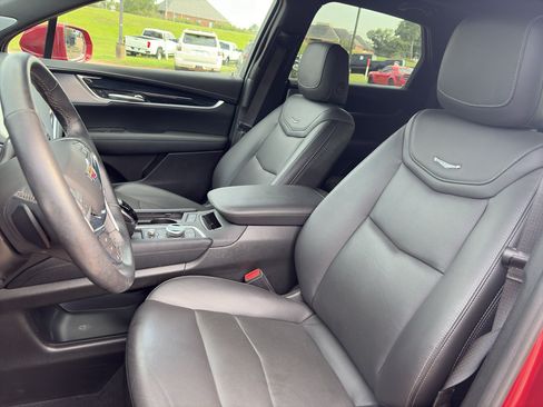 Used 2024 Cadillac XT5 Premium Luxury AWD/4WD image 12