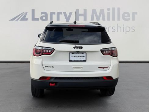 Used 2020 Jeep Compass Trailhawk AWD/4WD image 4