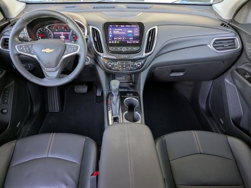 Used 2023 Chevrolet Equinox Premier image 13