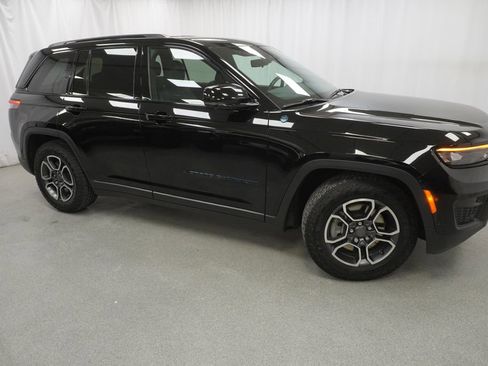 Certified 2023 Jeep Grand Cherokee Trailhawk w/ Advanced Protech Group II image 11