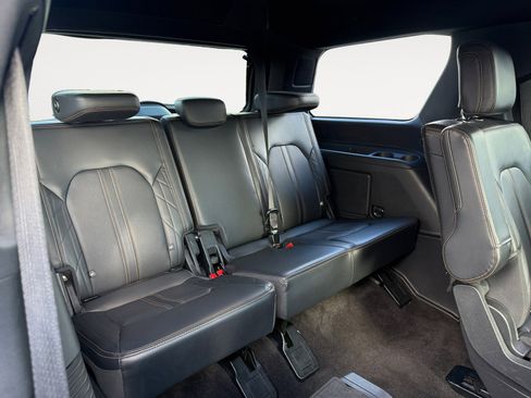 Certified 2023 Ford Expedition Platinum image 19