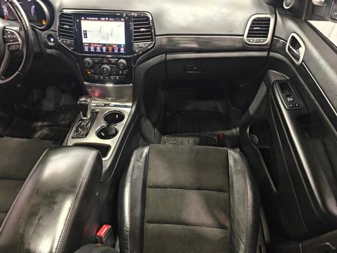 Used 2020 Jeep Grand Cherokee Altitude AWD/4WD image 22