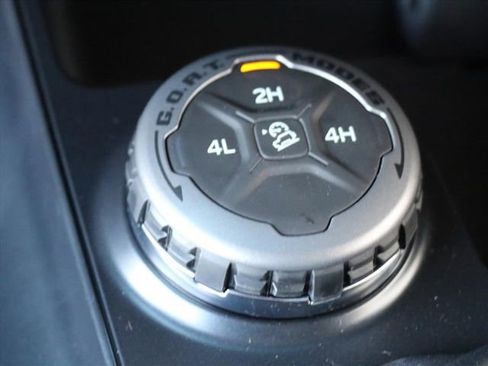 New 2025 Ford Bronco 4-Door image 28