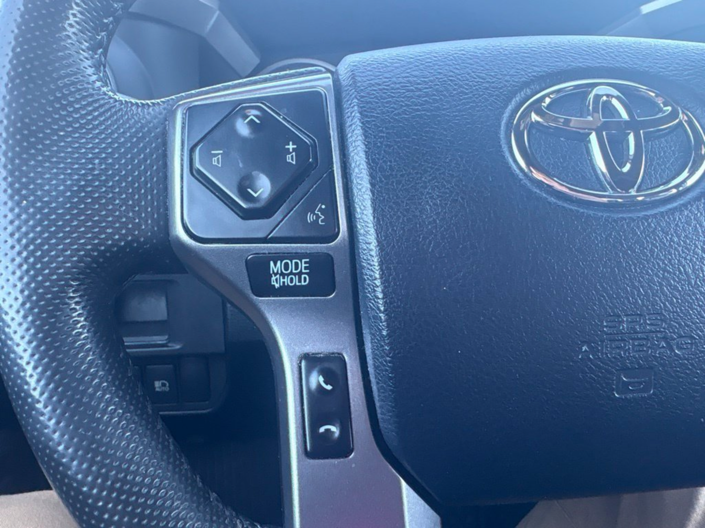Used 2018 Toyota Tacoma Limited AWD/4WD image 11