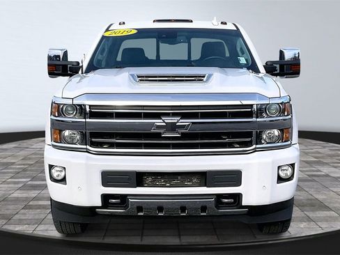 Used 2019 Chevrolet Silverado 3500 High Country w/ Duramax Plus Package image 3
