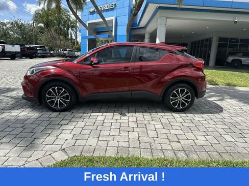 Used 2019 Toyota C-HR LE FWD image 21