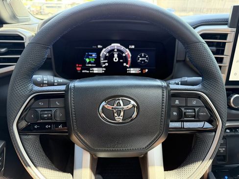 Used 2026 Toyota Tundra Platinum image 38