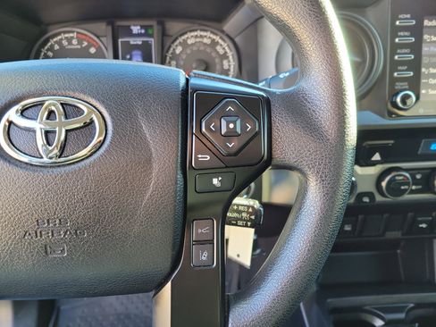 Used 2022 Toyota Tacoma SR image 18
