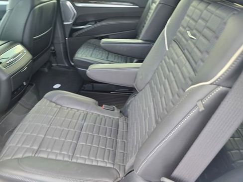 Used 2025 Cadillac Escalade Sport Platinum RWD image 13