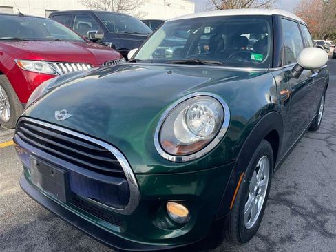Used 2016 MINI Cooper 4-Door Hardtop image 32