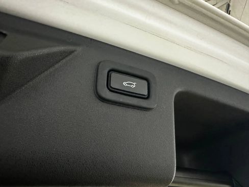 Used 2021 Land Rover Discovery Sport SE AWD/4WD image 18