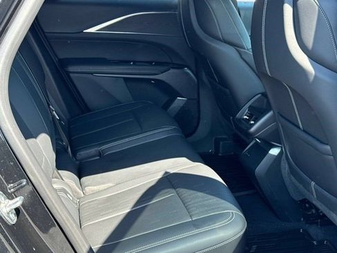 Certified 2024 Cadillac Lyriq Luxury AWD/4WD image 23